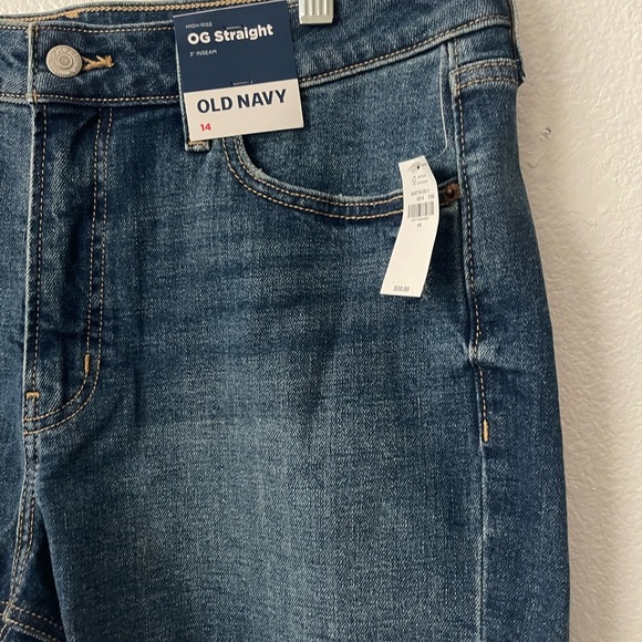 OLD NAVY Women’s Medium Wash High-Rise OG Cut-Off Jean Shorts Size 14 - Picture 2 of 9